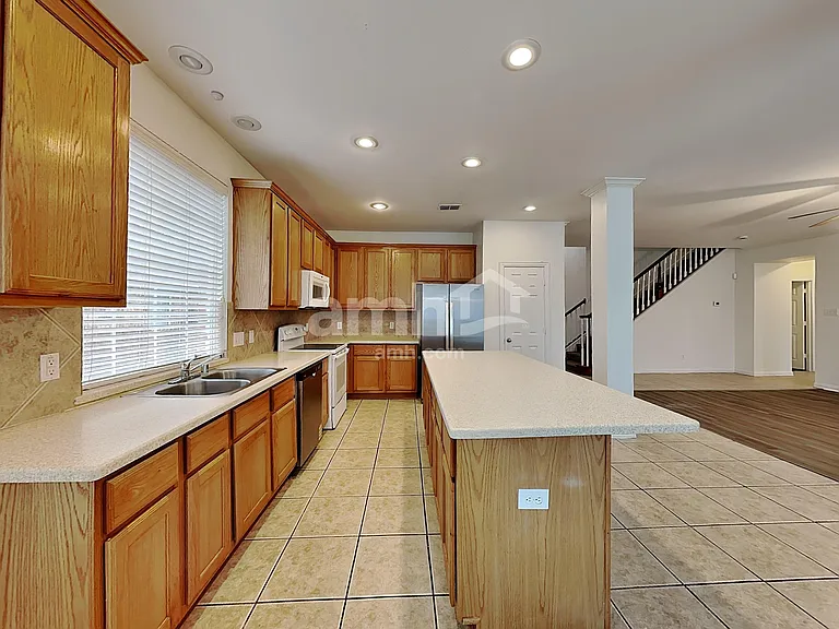 8001 Amesbury Ln — Photo 3