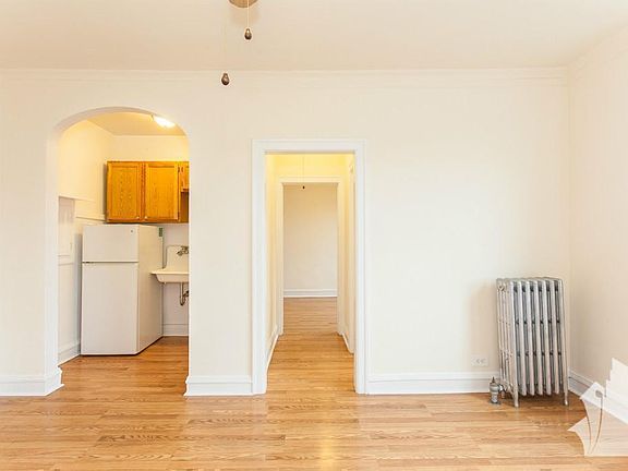 5th image of 2536 N Sawyer Ave APT 404L