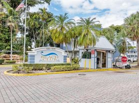 9375 Fontainebleau Blvd