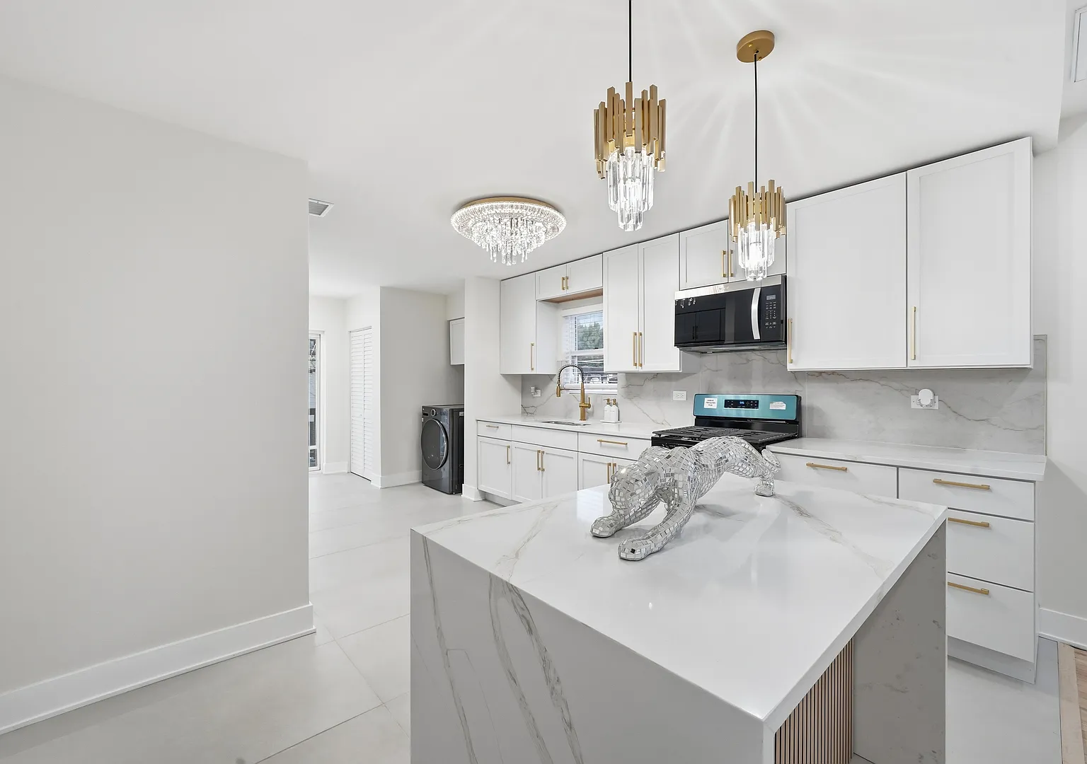 3 bed, 1200 sqft, $3,500 — Photo 4