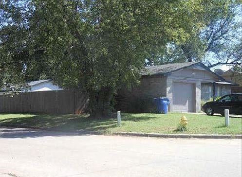 2nd image of 706 S Meadow Ln