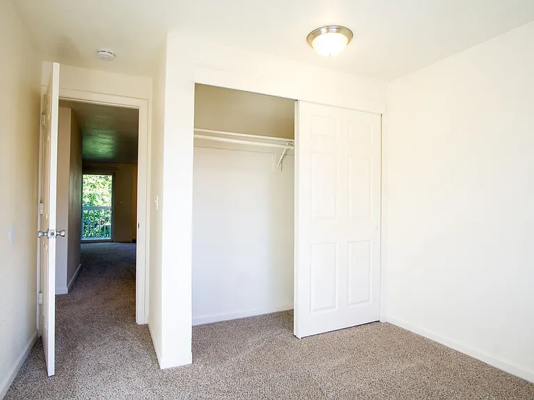 147A - Park Place Apartments — Photo 12