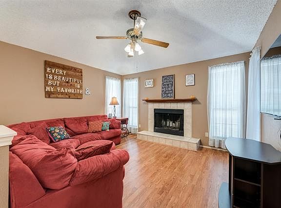 5th image of 1202 Saratoga Dr