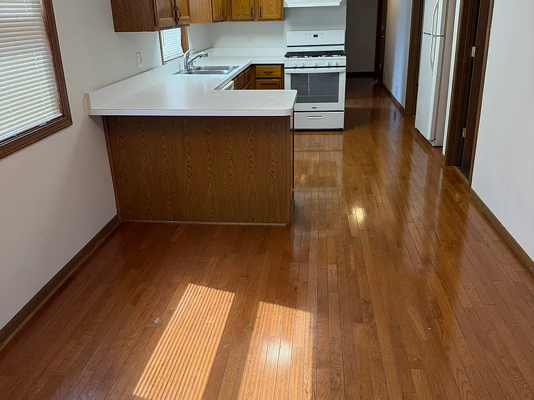 453 W 37th St #2 — Photo 3