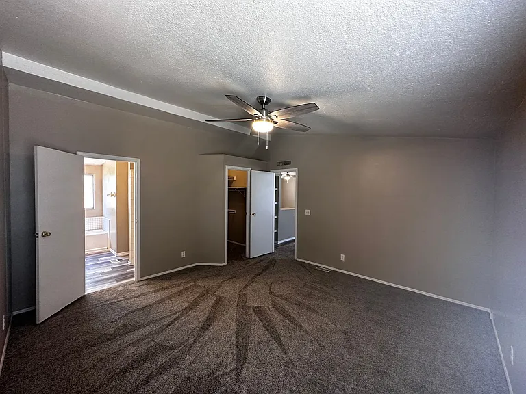 2150 E Snavely Ave — Photo 13