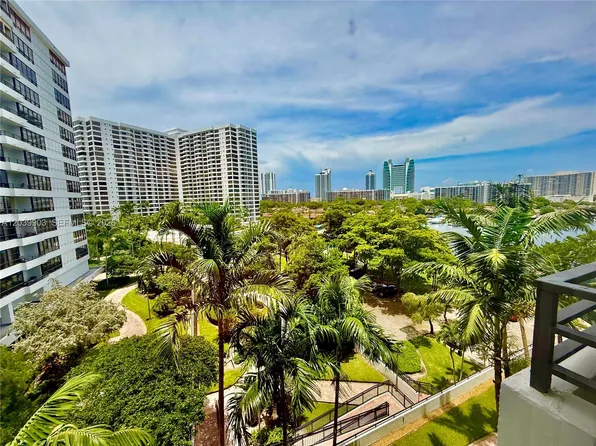 500 Three Islands Blvd APT 421, Hallandale, FL 33009
