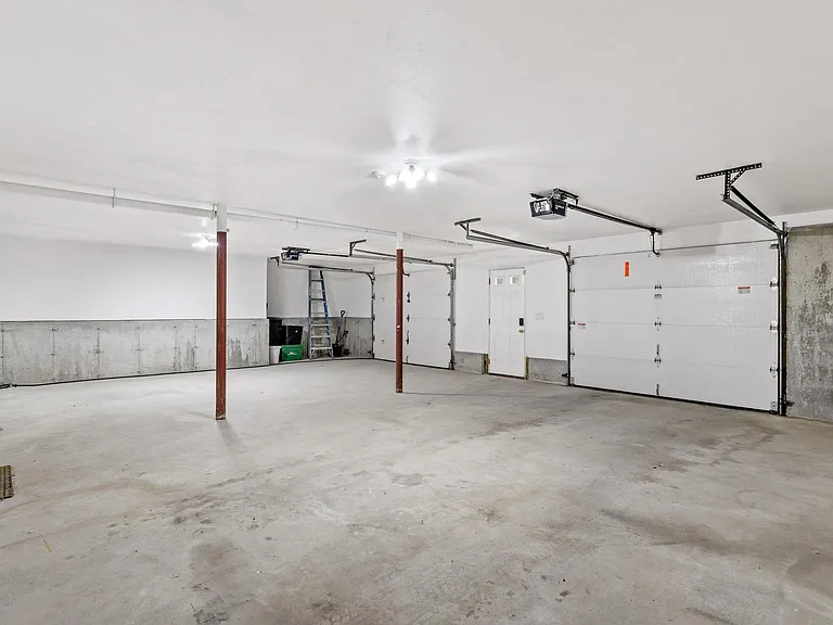 22 Maple Rd — Photo 46