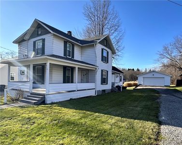 318 W Cooper St, Slippery Rock, PA, 16057