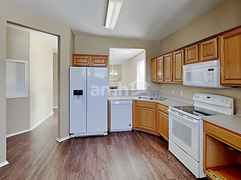 8516 Rainy Lake Dr — Photo 2