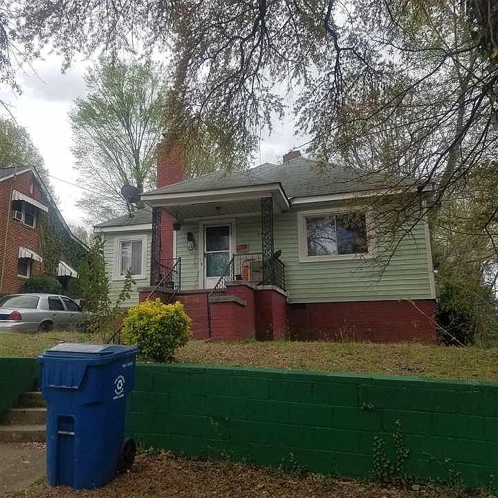 2nd image of 400 Dunstan Ave