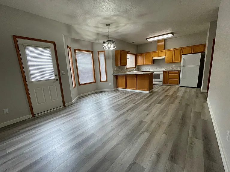 3928 SW Pinewood Way — Photo 8