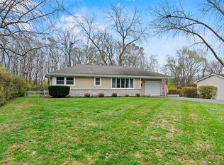 306 E Oak St, Lake In The Hills, IL 60156