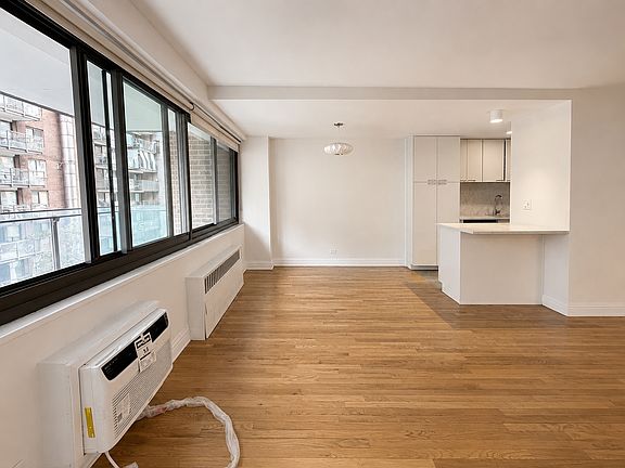 4th image of 160 W 97th St APT 5D