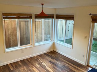 5909 SW Carroll St UNIT 102, Seattle, WA 98116