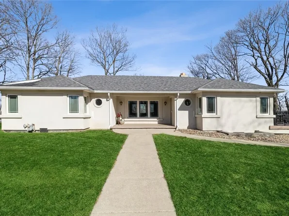 935 Circle Dr, Carlisle, IA 50047