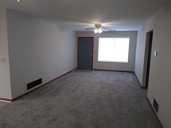 4th image of 2801 Putnam Ave