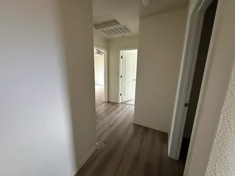 1821 Chisholm Trl NE — Photo 30