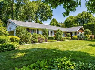 6 Whitney Cir, Glen Cove, NY 11542