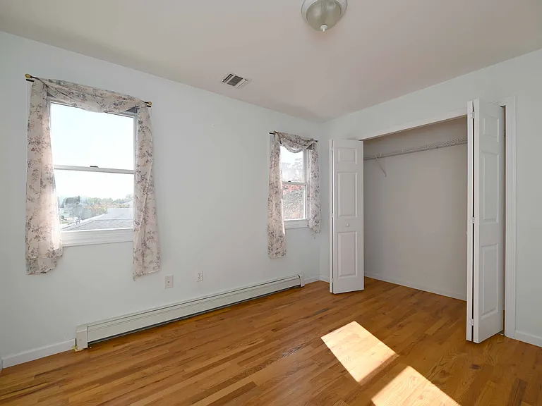 180 Fairbanks Ave #2 — Photo 8