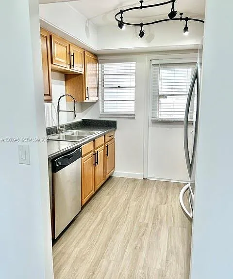2431 SW 82nd Ave #204 — Photo 2