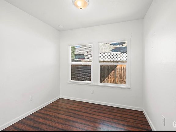 5th image of 419 Ray St