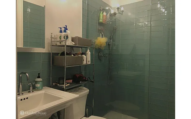 Rented by Douglas Elliman | media 15