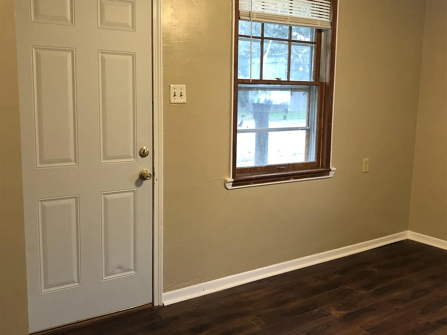 FRE 210-212 S Lincoln Avenue - 210 — Photo 2