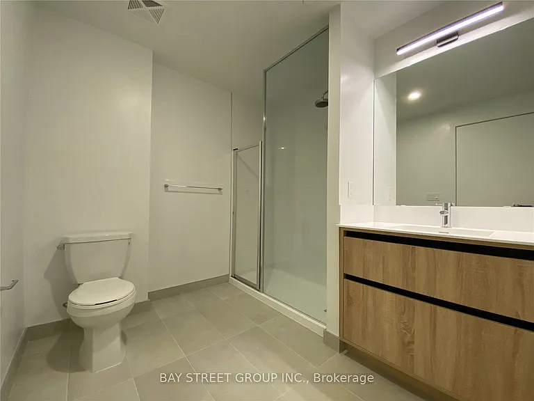 7950 Bathurst St #2002 — Photo 6