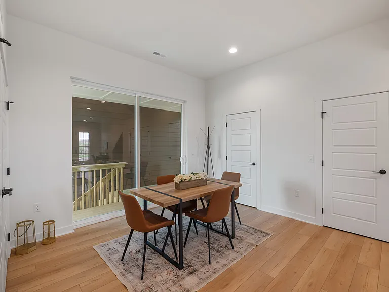 1105 SW 11th St — Photo 11