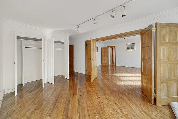 Rented by Oxford Property Group | media 10