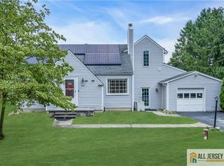 267 Friendship Rd, Cranbury, NJ 08512