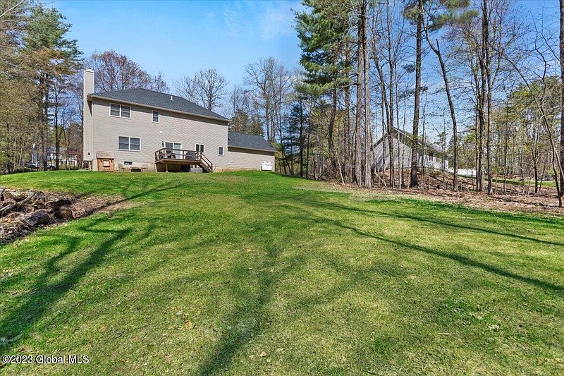 4th image of 29 Cayuga Court