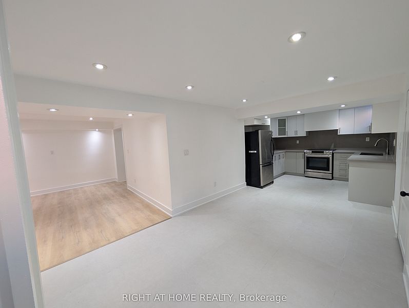 Ajax House for rent - 3 Bedrooms — photo 5
