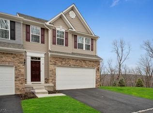 10 Trailwood Dr, Mount Arlington, NJ 07856