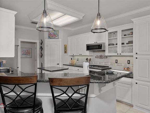 3rd image of 428 Grand Oaks Dr