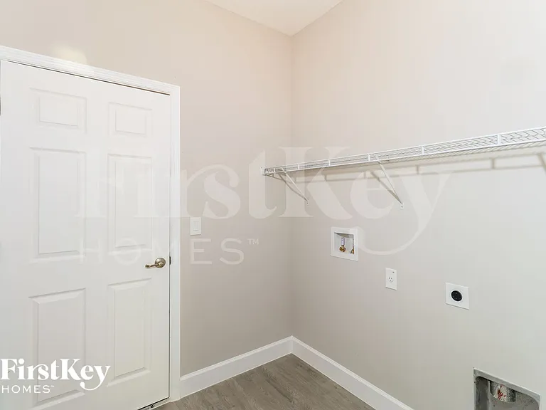 2950 Tolman Ave SE — Photo 10