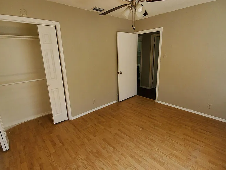 3025 Lambert Dr — Photo 7