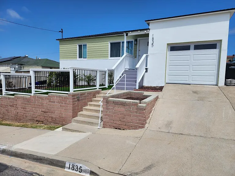 1835 48th St — Photo 3