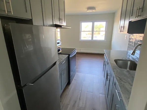 43 Manchester Ct APT E, Freehold, NJ 07728