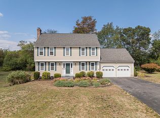 1 Fieldstone Dr, Westford, MA 01886