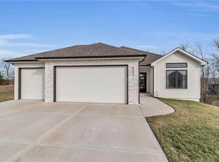 502 Whitetail Ct, Smithville, MO 64089