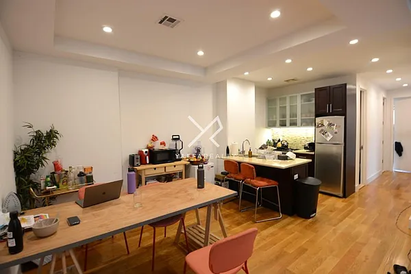 Rented by Yaffa Realty LLC | media 3
