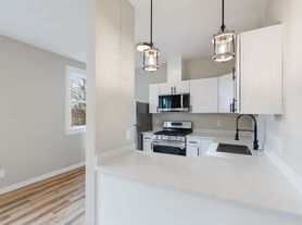 Fully Renovated Studio In Historic Avalon Building, studio / 1.0 ba, $1195