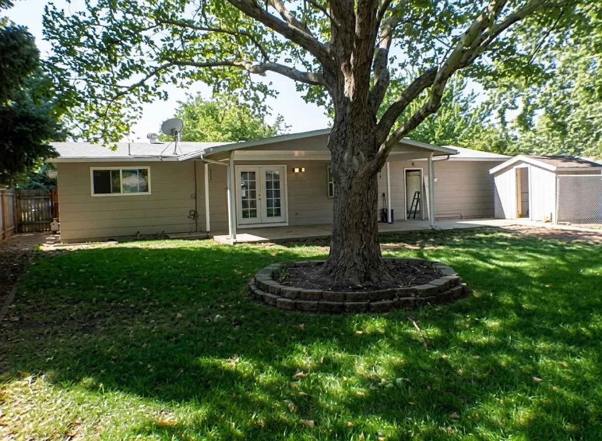 2 bed, 1.5 bath, 1157 sqft, $2,100 — Photo 3