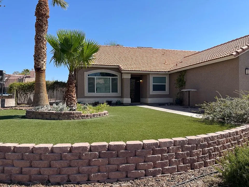 5905 April Ln