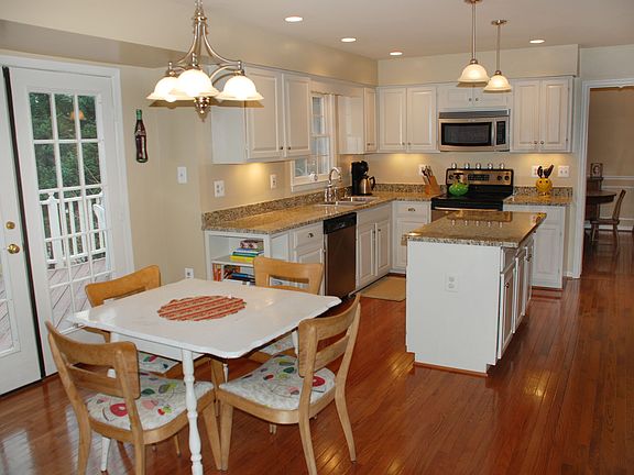 granite island kitchen