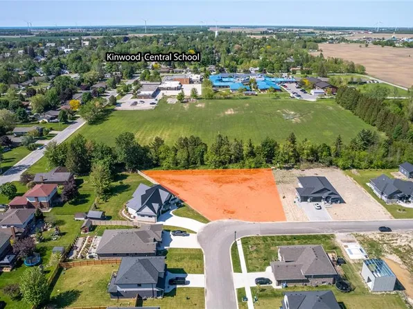 118 Phibbs St, Lambton Shores, ON N0N 1J0