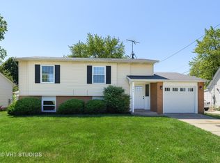 744 Golfview Ter, Buffalo Grove, IL 60089