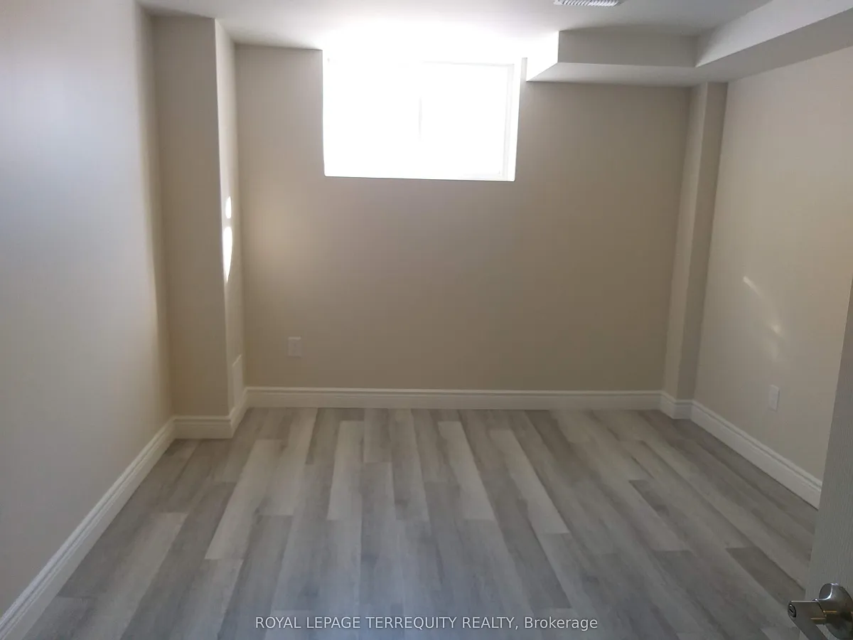 Building Photo - 460 Chieftan Cir #BASEMENT