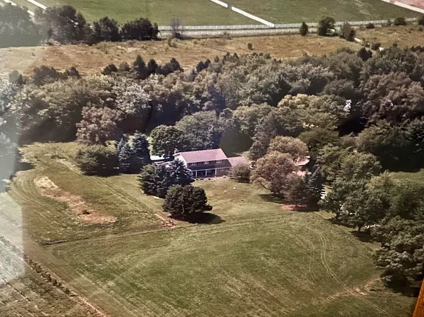 3519 Millstream Rd, Marengo, IL 60152